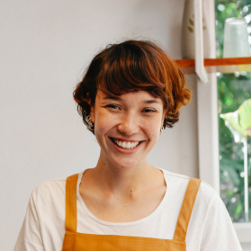 photo femme cheveux courts